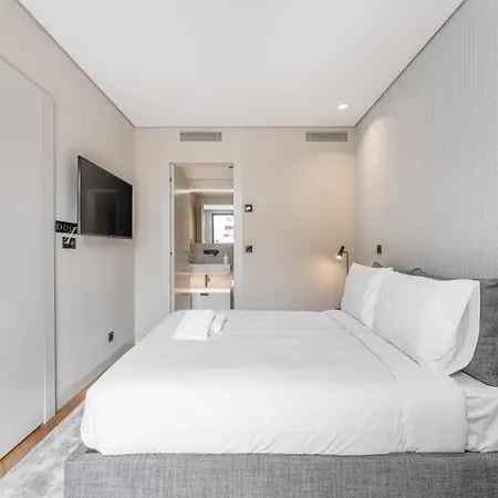 Апартаменты Sao Lazaro Premium *